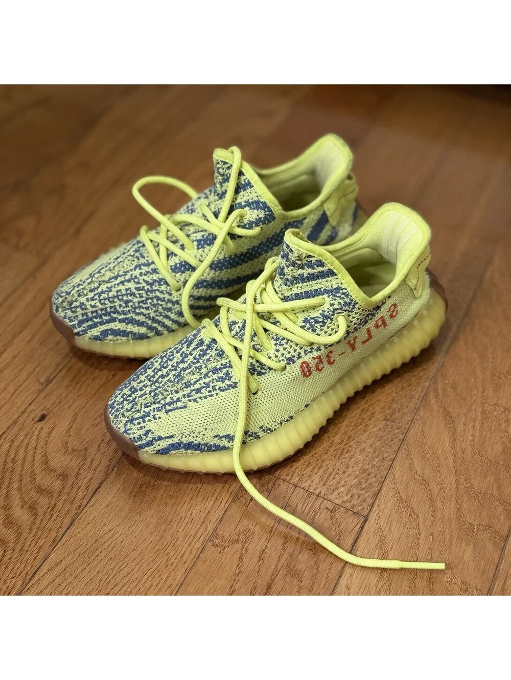 Size 6.5 US Men’s adidas Yeezy Boost 350 V2 Low Semi Frozen Yellow